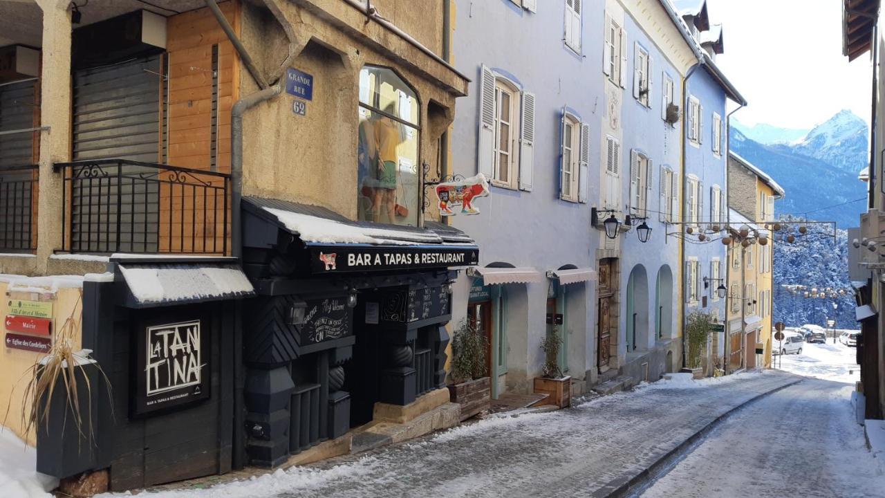 À Deux Pas ... Apartamento Briançon Exterior foto